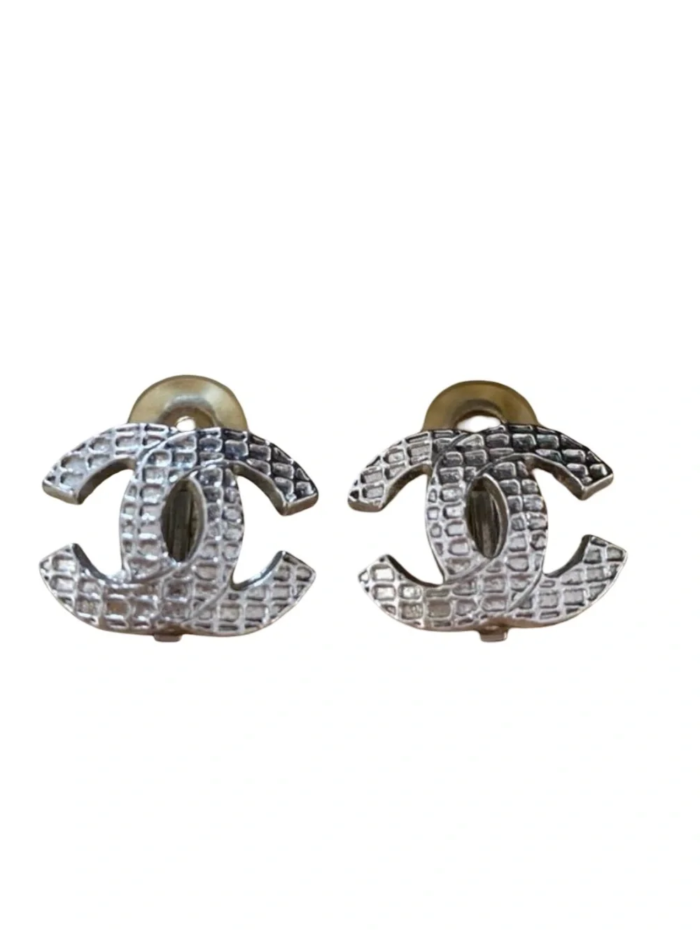 Authentic CHANEL Vintage 00A Silver-Tone Quilted CC Clip ON Earrings w/box & COA